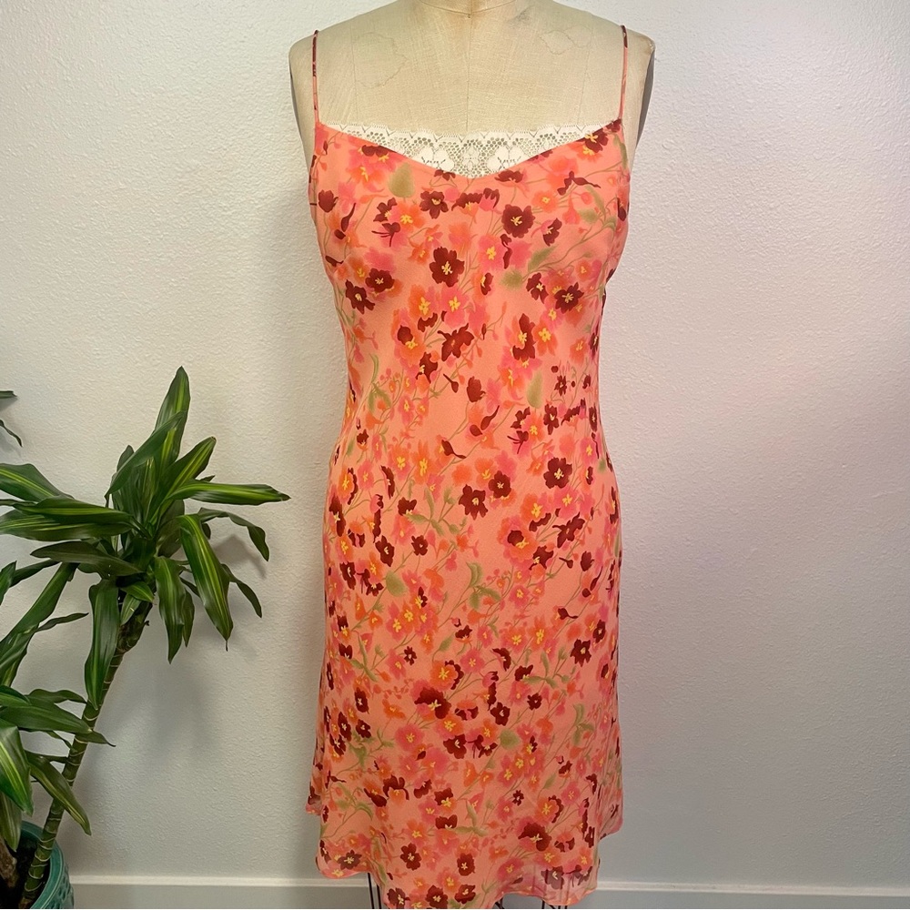 🌸 Floral Print Midi dress with Lace Detail from Loft in Size 10🌸